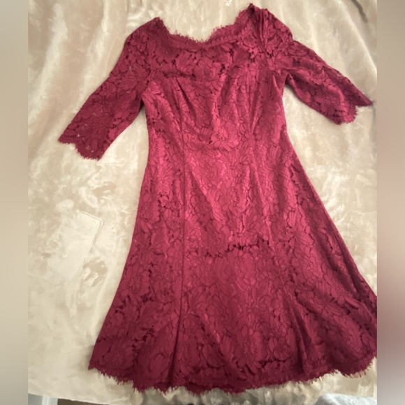 Eliza J burgundy dress. Worn once. Size 8. - Picture 3 of 3